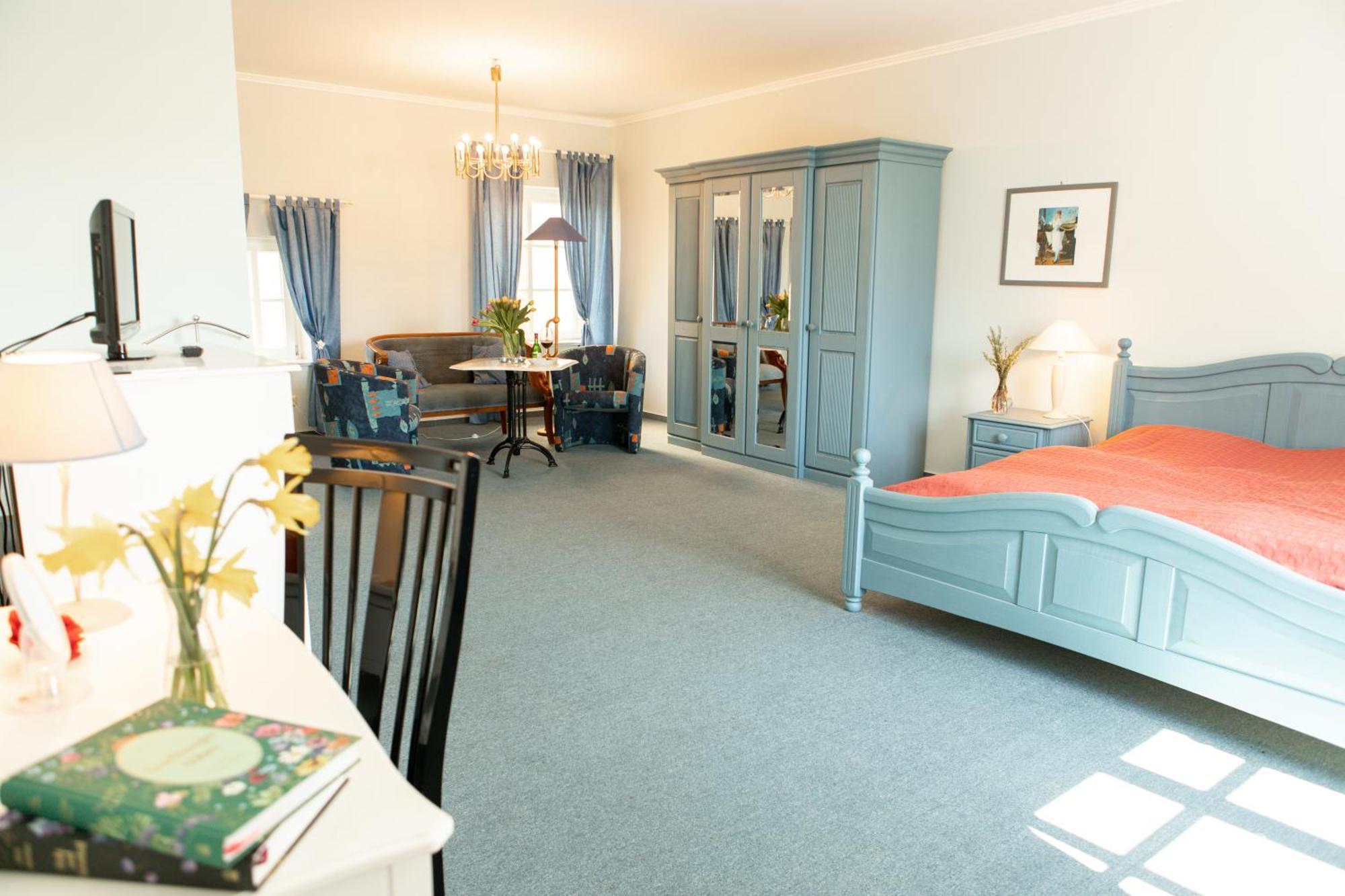 Boutique Hotel Gut Tribbevitz Neuenkirchen auf Rugen Ngoại thất bức ảnh